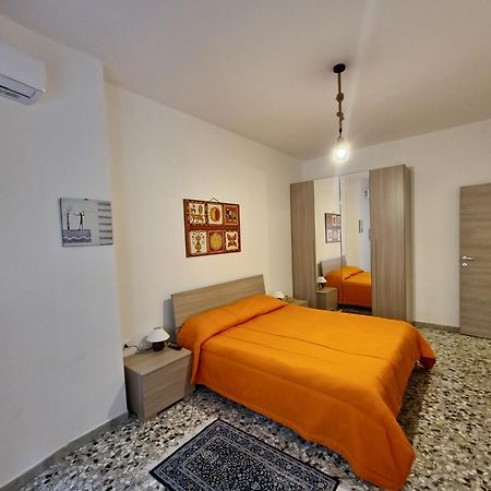 Garibaldi Square Apartment Bari Exterior photo