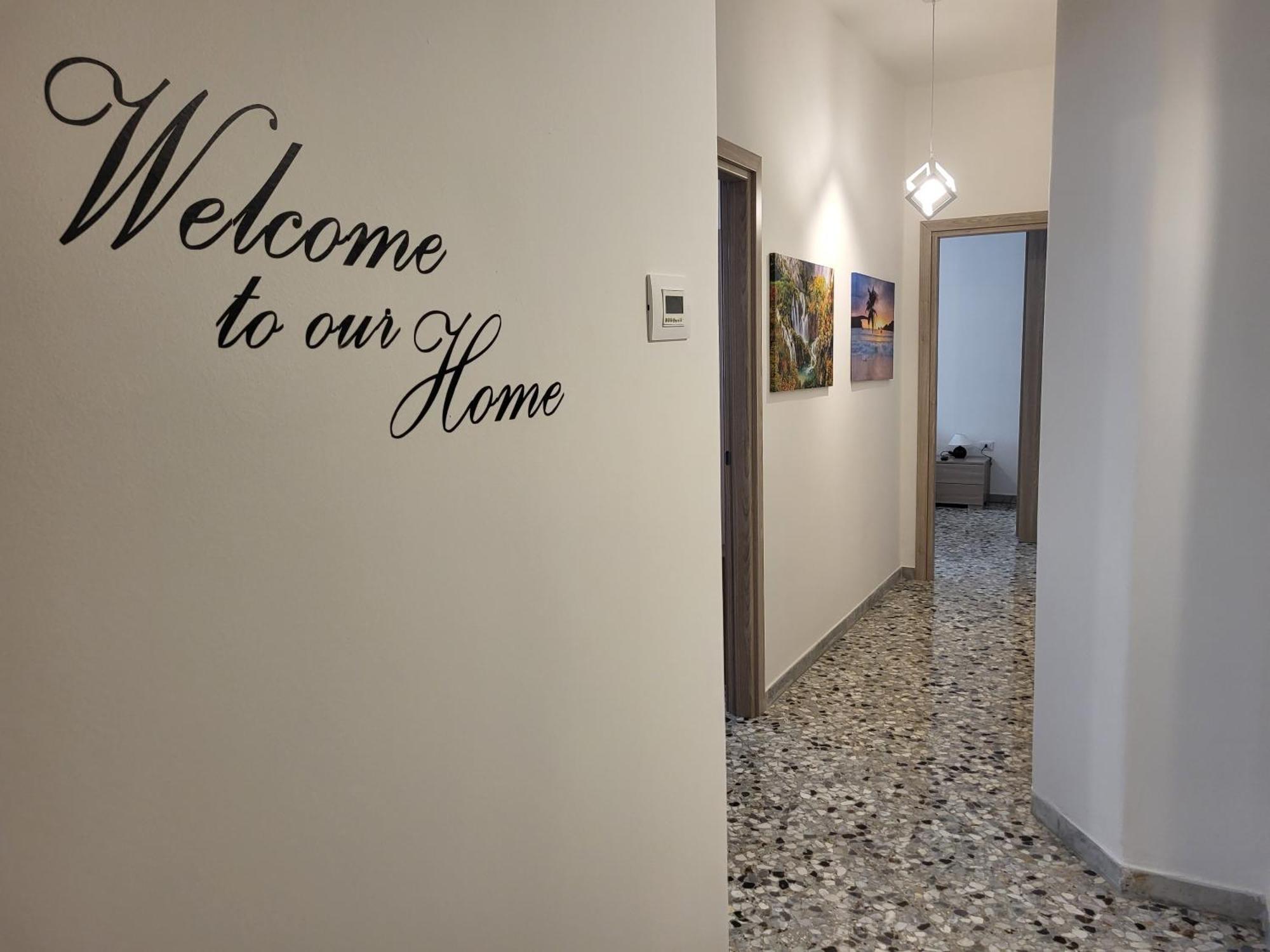 Garibaldi Square Apartment Bari Exterior photo